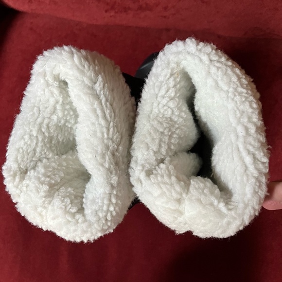 EUC. Dirty Laundry quilted boots. - Picture 9 of 13